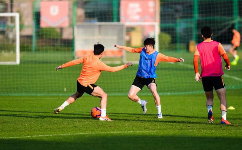 新奥尔良鹈鹕内部会议纪要流出——清晨外线爆发;中超使命明确;医务组通报恢复的简单介绍 新奥尔良鹈鹕内部会议纪要流出——清晨外线爆发;中超使命明确;医务组通报恢复的简单介绍