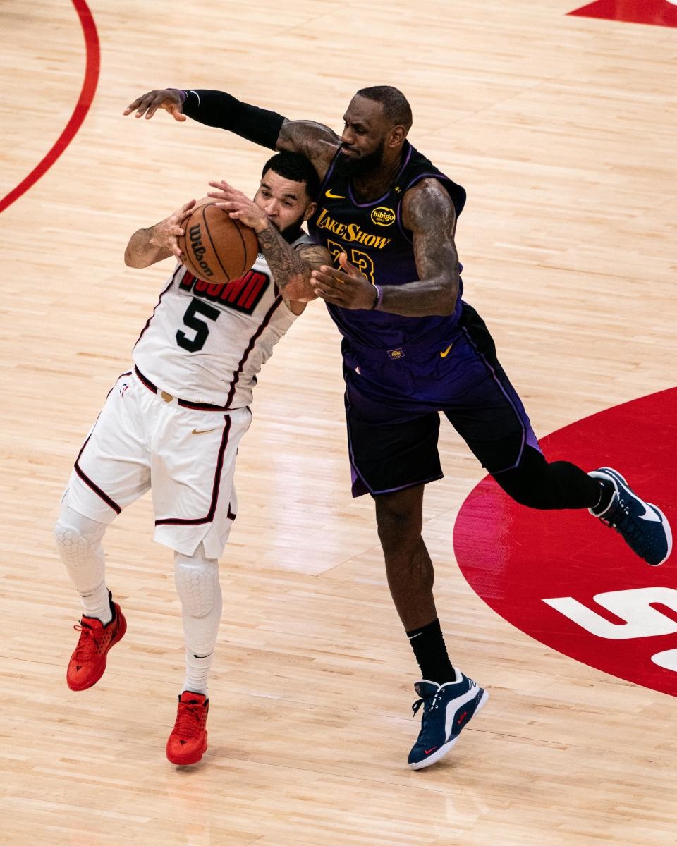 包含冲刺阶段休斯敦火箭手感冰凉：NBA常规赛节点到来；更衣室稳定；训练强度明显提升的词条