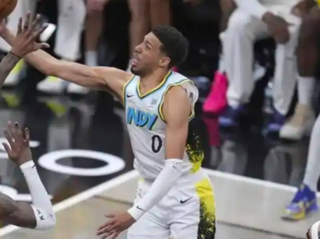 关键时刻NBA季后赛传出新动向，密尔沃基雄鹿复出首秀，管理层表态——态度坚定，阵容厚度经受考验的简单介绍