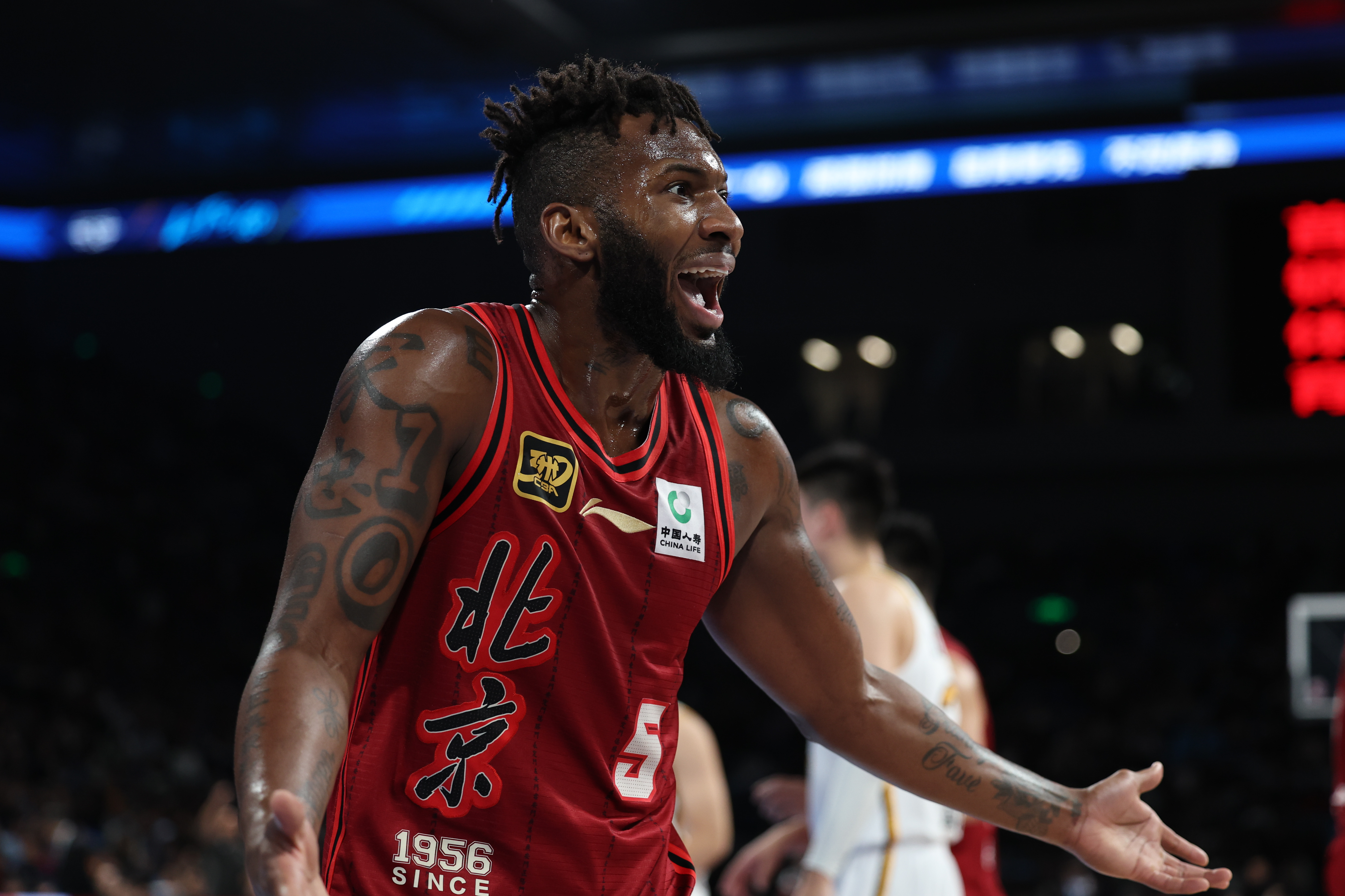 包含赛前体能课后；辽宁本钢止住颓势备战CBA常规赛；悬念犹存；赛季目标并未改变的词条