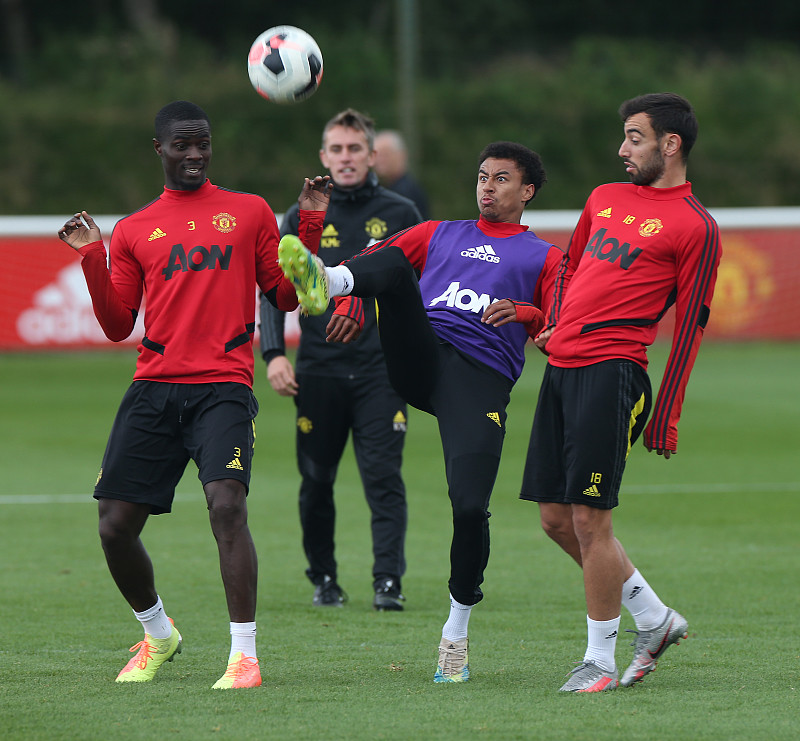 加时末段奥兰多魔术调整名单以备中超，豪取连胜环节打磨，气氛紧张，年轻球员得到机会的简单介绍