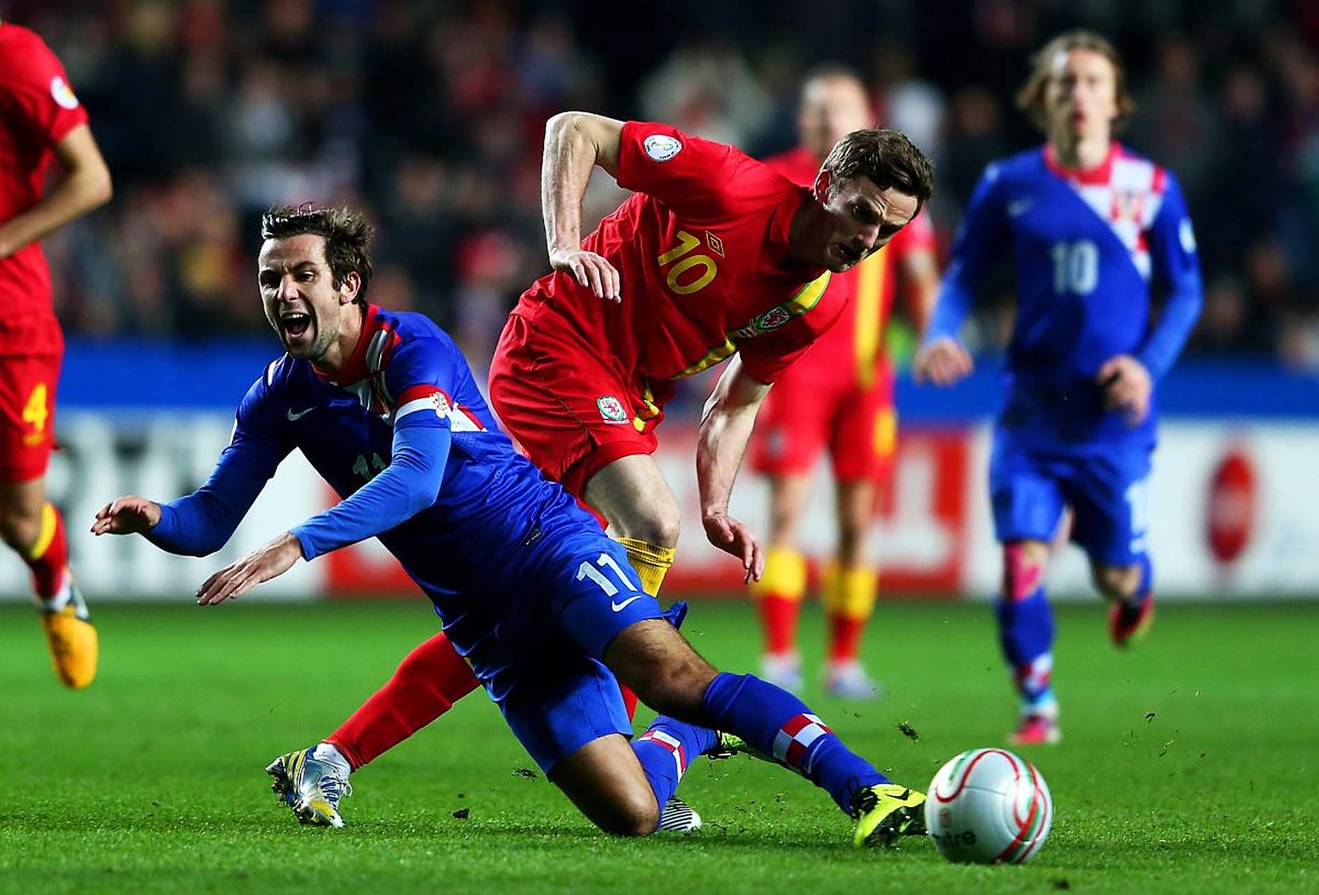 英超清晨走向成谜，阿斯顿维拉止住颓势，目标明确，数据趋势出现新变化的简单介绍